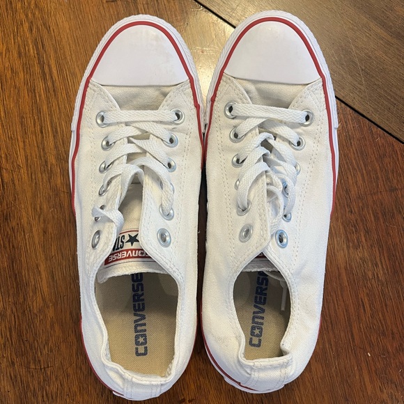 White Converse Chuck Taylors - Women’s 8 - Picture 5 of 7